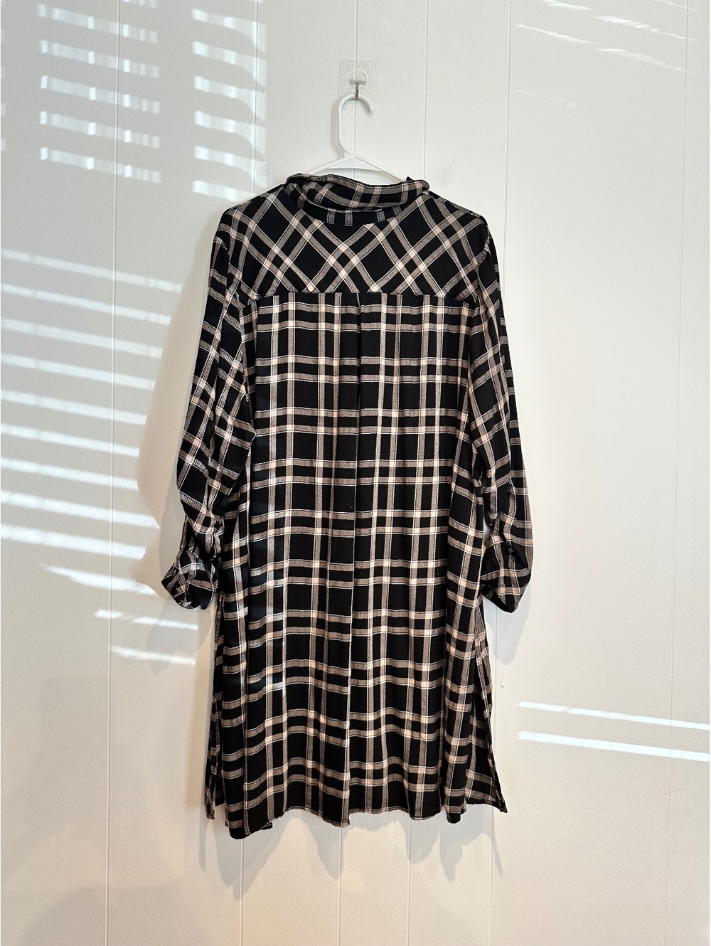 G. By Guliana Black and Beige Plaid Button-Up Shirt Dress with Pocket - Picture 10 of 11